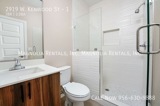 Building Photo - 2919 W Kenwood St