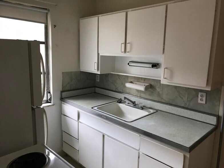 Building Photo - 512 Olden Ave