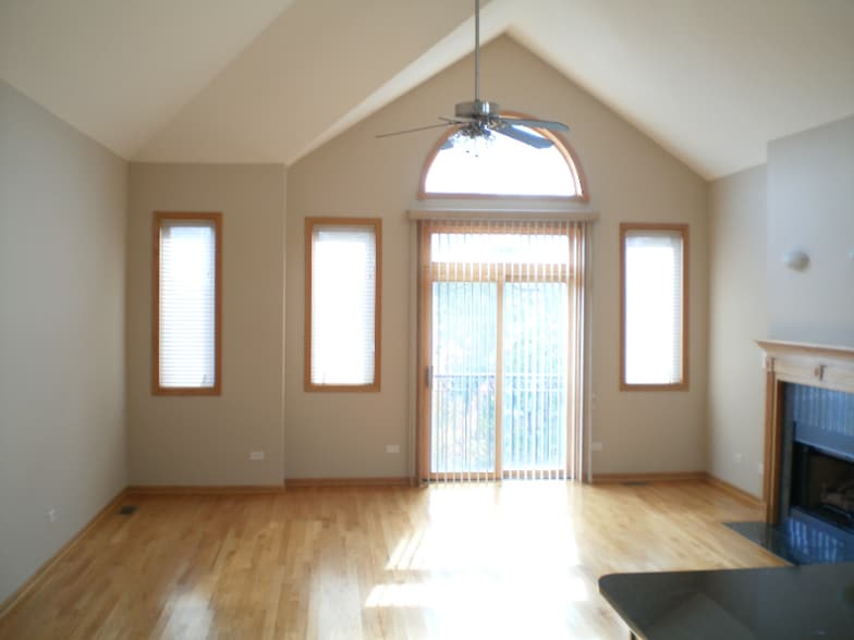 Building Photo - 1538 E 65th Pl