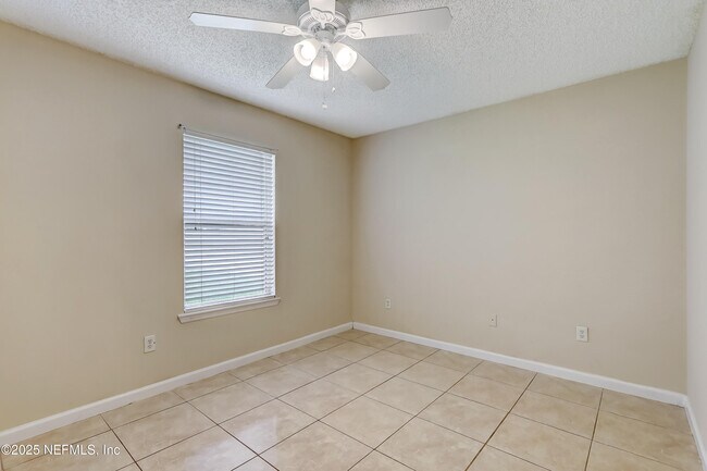 Building Photo - 9703 Cedar Ridge Dr W