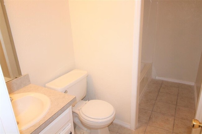 Building Photo - 1707 Jennifer Cir