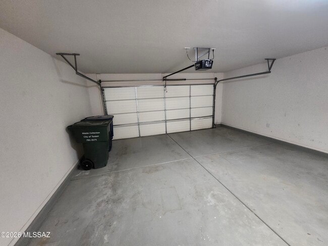 Building Photo - 4123 E Coolbrooke Dr