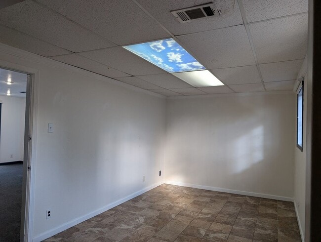 Building Photo - 966 W Winton Ave