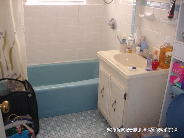 Building Photo - 402 Highland Ave