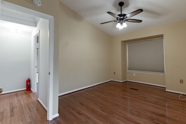 Building Photo - 48 Avonshire Ct