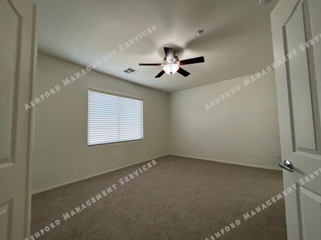 Building Photo - BEAUTIFUL 3 BEDROOM 2 BATHROOM HOUSE FOR R...