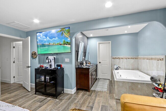 Building Photo - 1316 Hookridge Dr