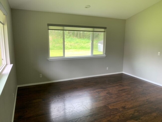 Building Photo - 3 bed/2 bath - Ready to Move In