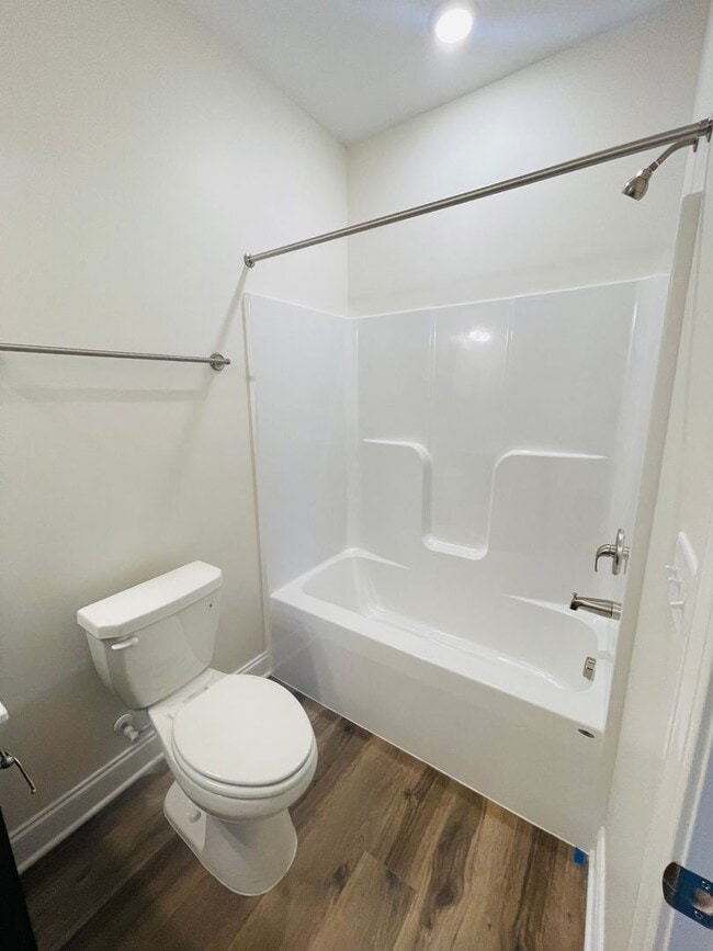 Building Photo - *Crescent Ridge Townhome for Rent*