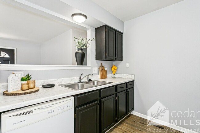 Building Photo - 1717 S Cypress