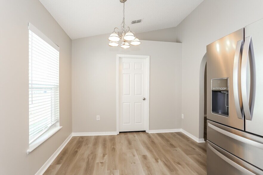 Building Photo - 10415 Song Sparrow Ln