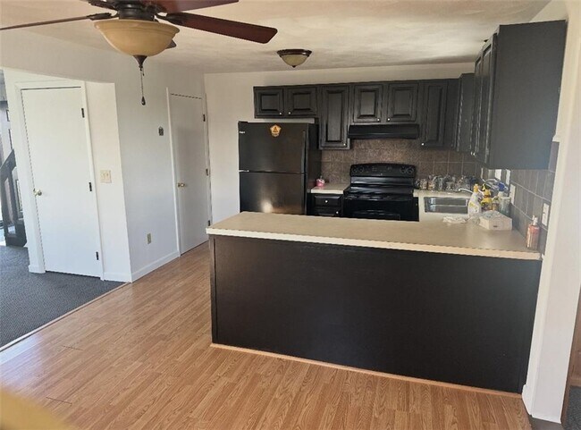 Building Photo - 22-22 Pavilion Ct