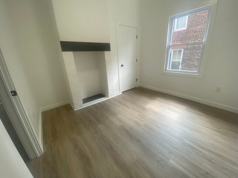 Front Bedroom - 1507 West St