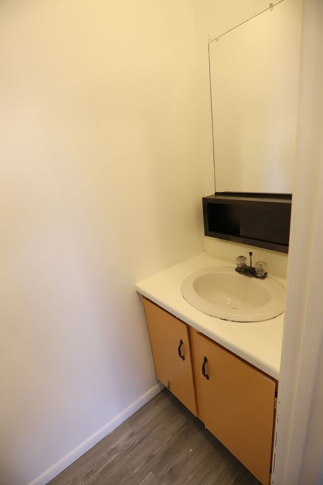 Building Photo - 257 Canby St