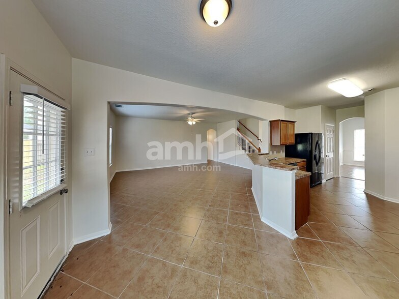 Building Photo - 1052 Shadow Glenn Dr