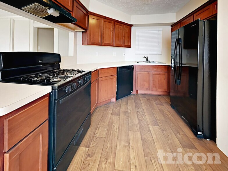 Building Photo - 24019 Lone Elm Dr