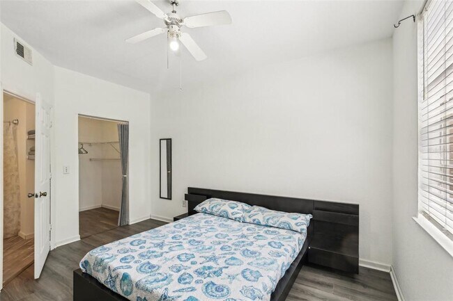 Building Photo - 17104 Carrington Park Dr