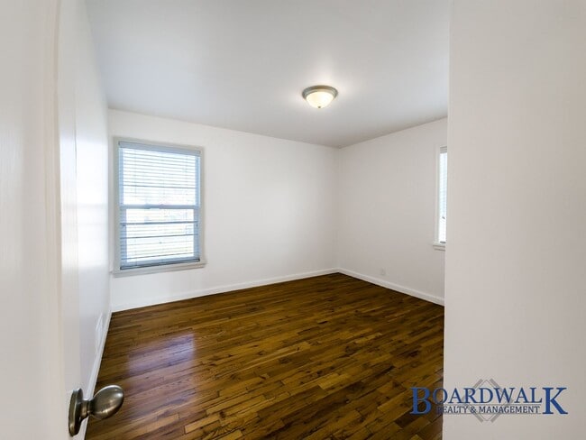 Building Photo - Spacious 4-Bed Home with Basement & Covered Patio