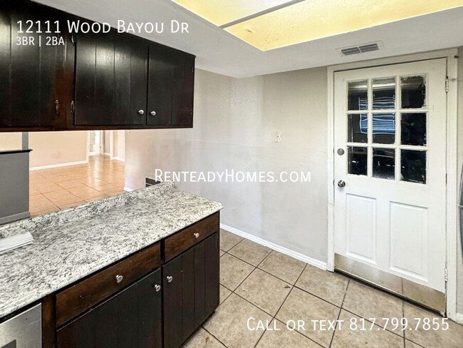 Building Photo - 12111 Wood Bayou Dr