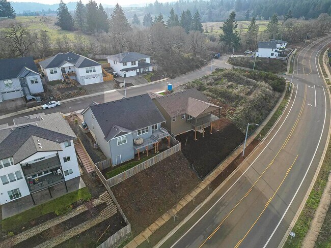 Building Photo - Modern 4BD/3BA Rental with Garage & Fenced...