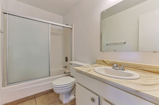 Building Photo - 4806 S Dorsey Ln