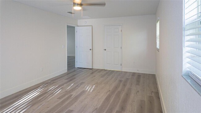 Building Photo - 4395 NE 33rd Ave