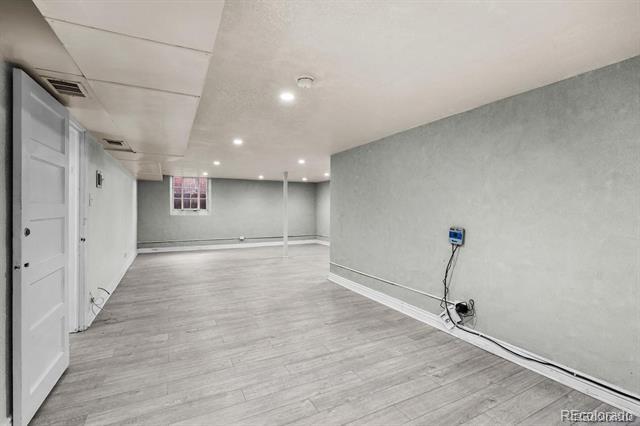 Building Photo - 3085 Clermont St