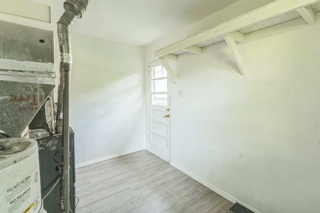 Building Photo - 650 N 80th St