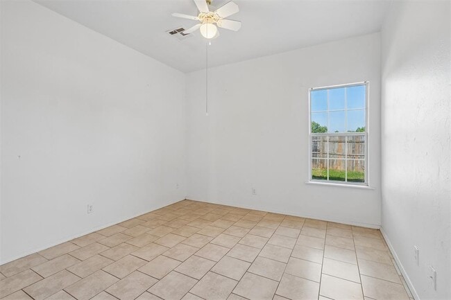 Building Photo - 1021 Shady Creek Cir