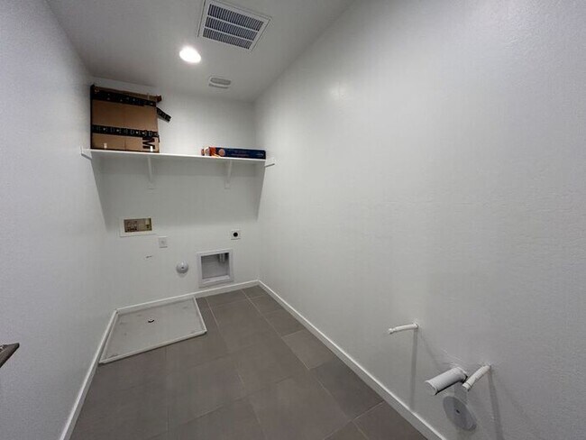 Building Photo - 4473 Suncup Dr