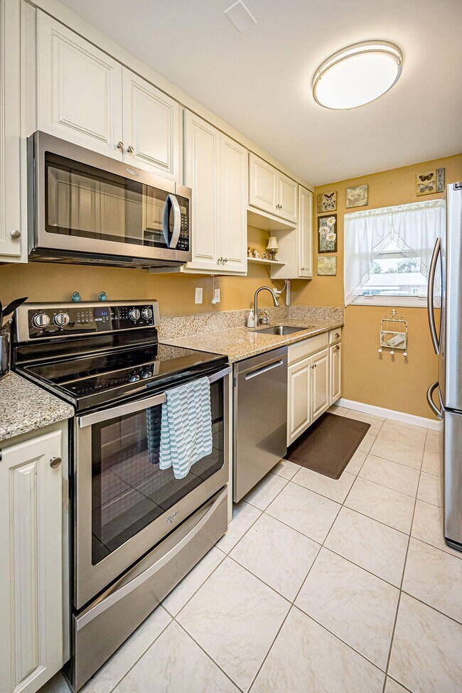 Building Photo - 270 High Point Ct