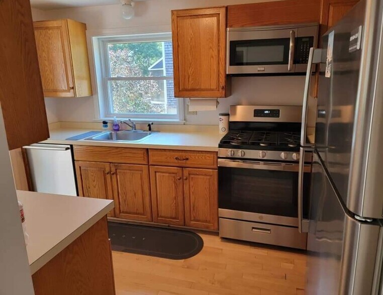 Building Photo - 6 Harbor Hill Dr