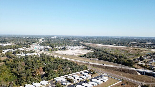 Building Photo - 403 28th St W