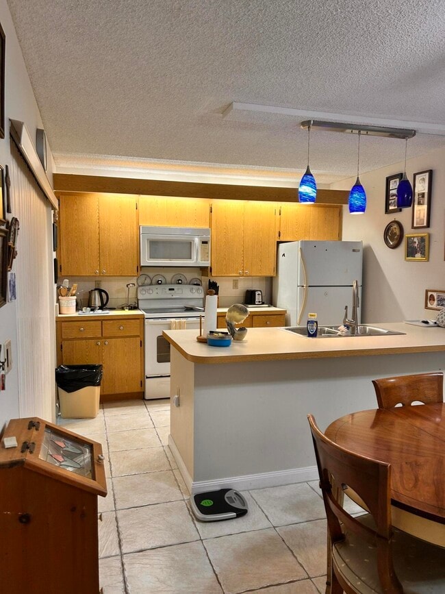 Building Photo - 8014 80th Way