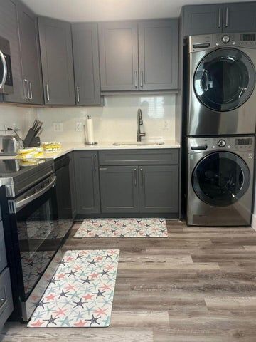 Building Photo - 161 NE 15th Ter