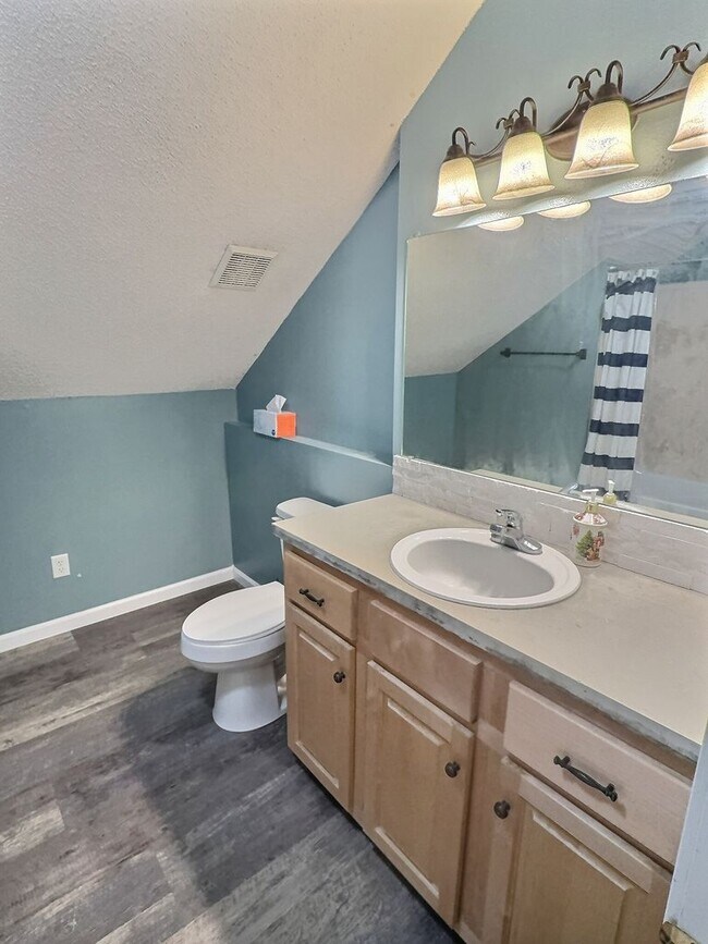 Building Photo - 9301 Blueberry Dr