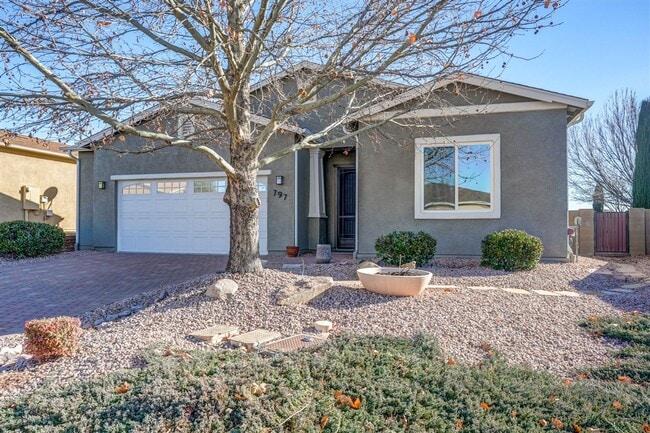 Building Photo - Beautiful 2 bed + den, 2 bath Home Located in Quailwood!