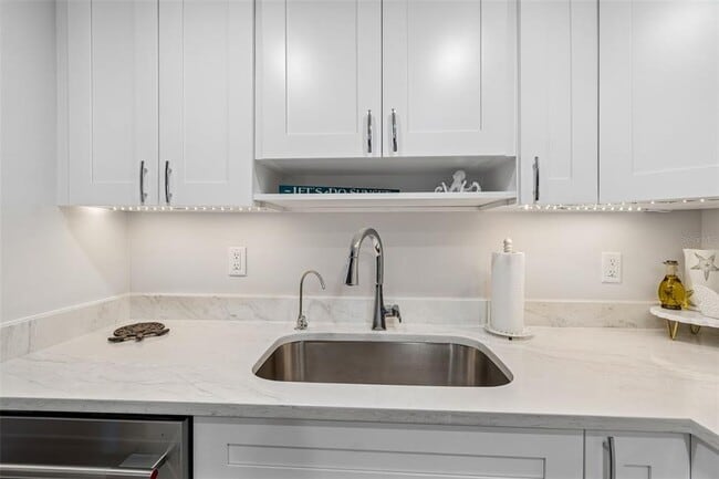 Building Photo - 505 Plaza Seville Ct