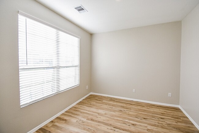 Building Photo - 3716 Vail Spgs Dr