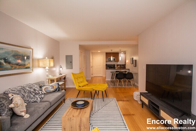 Building Photo - 16 Miner St