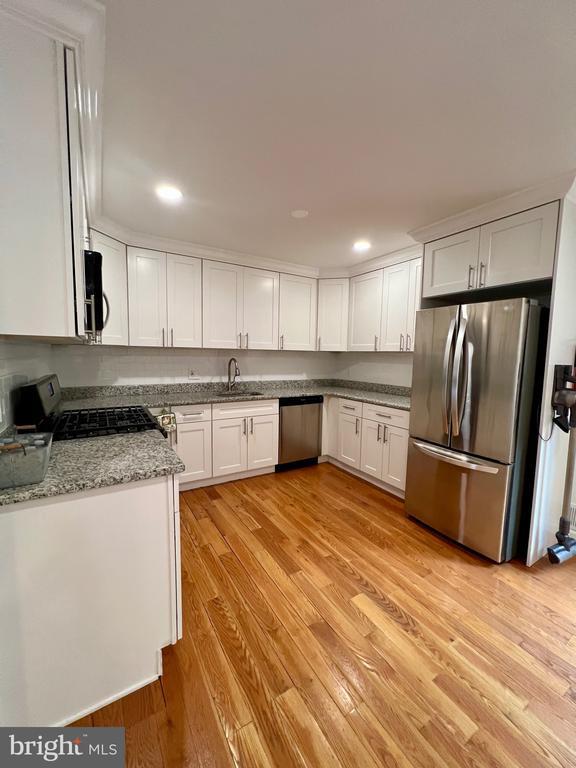 Building Photo - 5 Balamor Ln