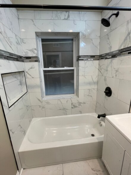 Building Photo - 3342 W Douglas Blvd