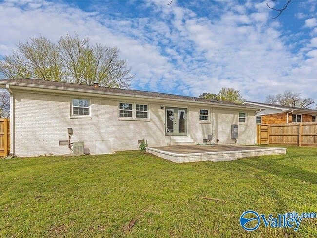 Building Photo - 315 Jack Coleman Dr NW