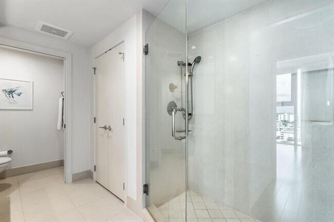 Building Photo - 6899 Collins Ave