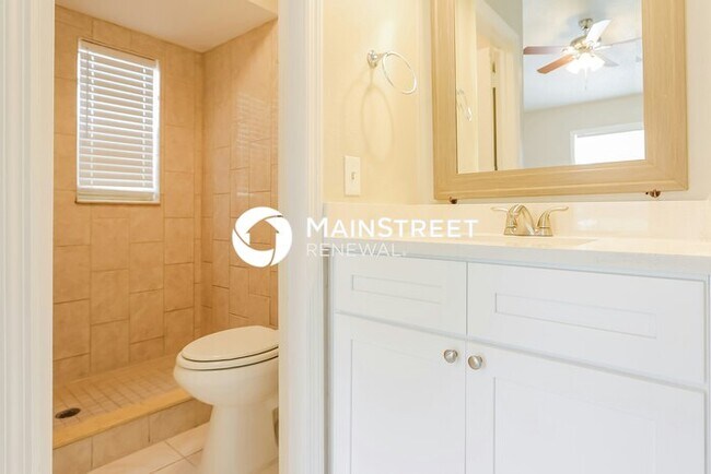 Building Photo - 3 Bedroom Pet-Friendly Home in Brandon, FL with Main Street Renewal