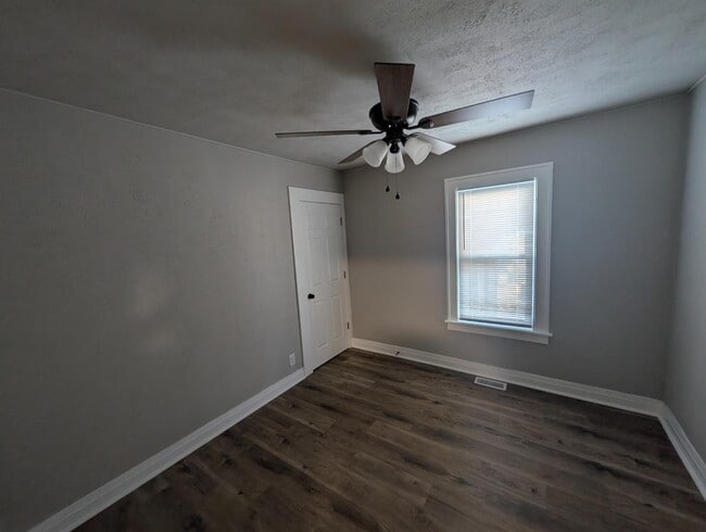 Building Photo - 307 S Beiger St