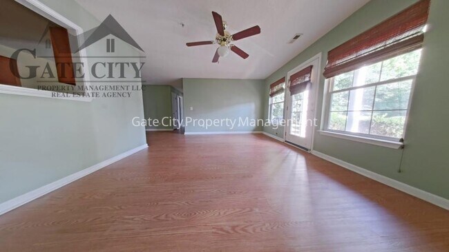 Building Photo - 905 Hanahan Ct