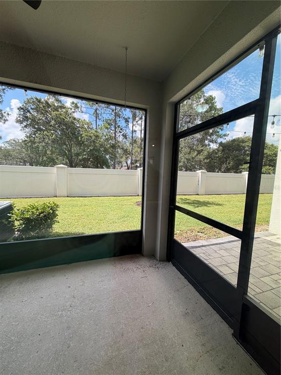 Building Photo - 15061 Willow Arbor Cir