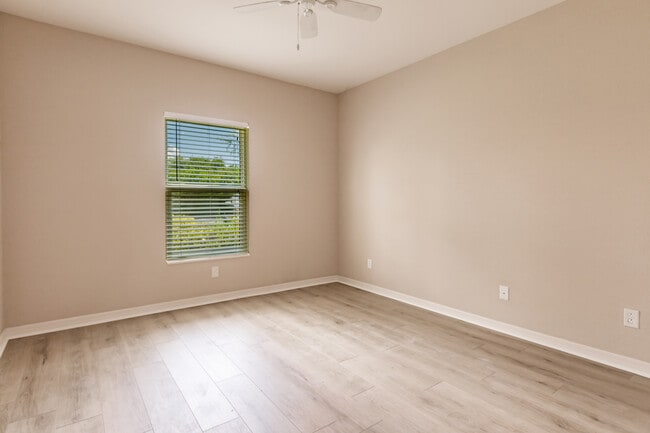 Building Photo - 27520 Palmesta Circle