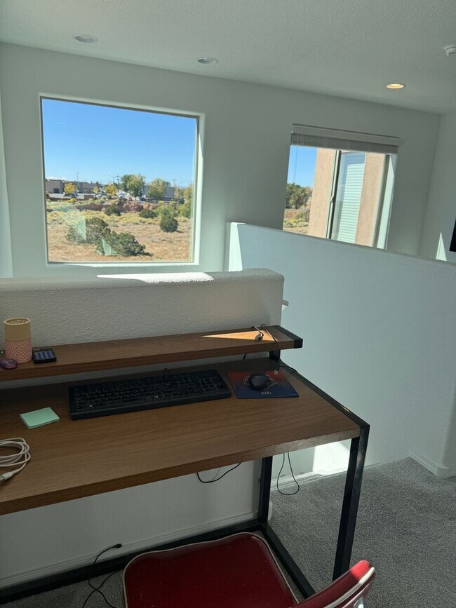 Building Photo - Villas de Los Soleras - Pristine 3 bdr, 2 1/2 bath Townhome, 2 car garage & Views!